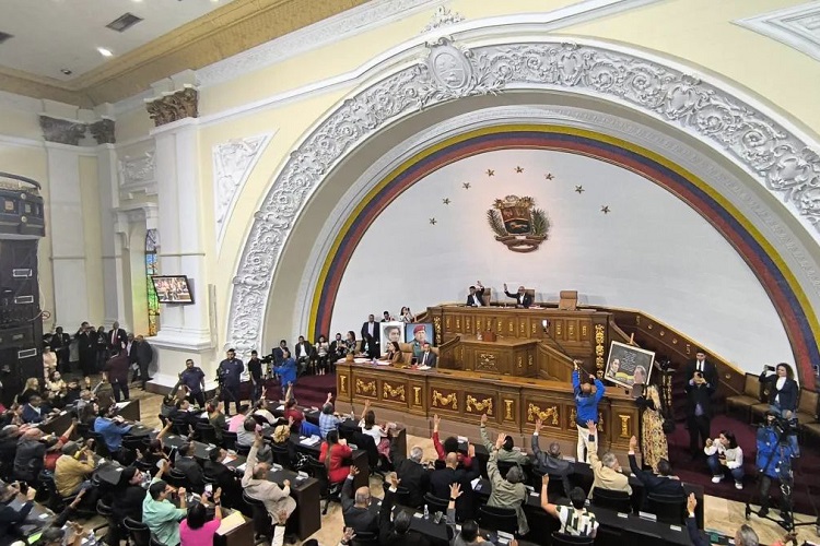 Este proyecto de amnistía se enmarca en un "nuevo momento político", anunciado por la presidenta encargada, Delcy Rodríguez, en el contexto de un proceso de excarcelaciones. Foto. EFE