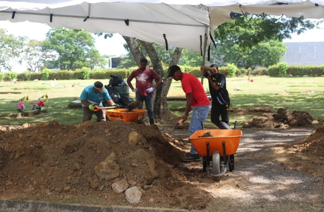Proceso de exhumaciones realizadas en el Cementerio Jardín de Paz. Foto: Cortesía