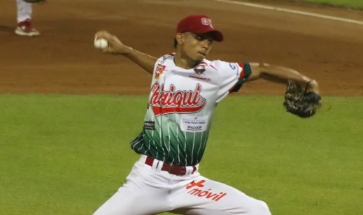El lanzador chiricano Jonathan Guerra dominó a la ofensiva de Coclé en el cuarto juego de la Serie Semifinal. 