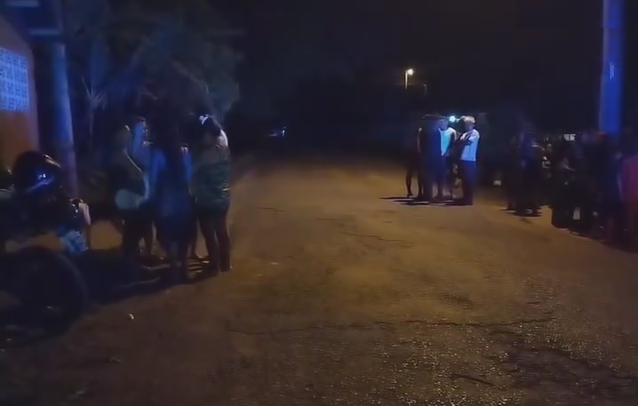 Residentes del área siguen alterados tras el crimen.  /  Captura de video: diariodeloeste