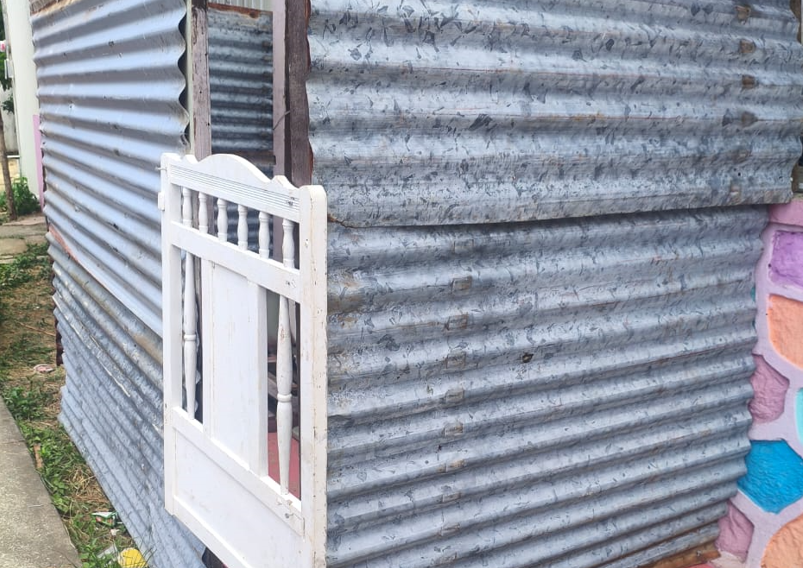 Se realizó la clausura de un baño improvisado que operaba sin las condiciones sanitarias. Foto: Cortesía 