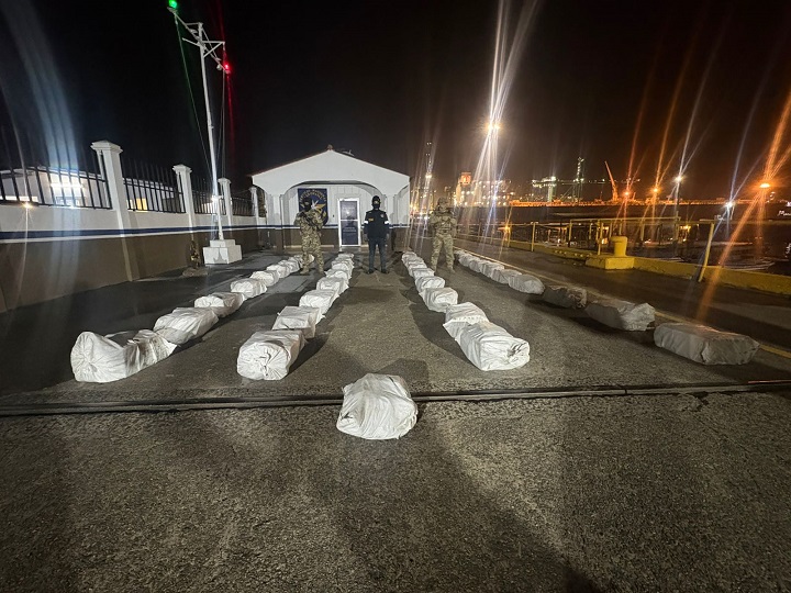 El contenedor procedía de Ecuador, y tenía como destino final Hamburgo, Alemania.  /  Foto: Senan