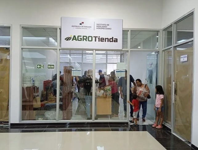 . En estos dos años, la entidad ha realizado 2,500 ferias, ha operado 13 tiendas, tres conocidas como del pueblo y 6 distribuidoras.