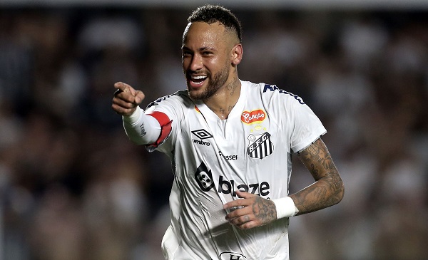 Neymar tiene contrato con el Santos de Brasil hasta final de la presente temporada. Foto. EFE