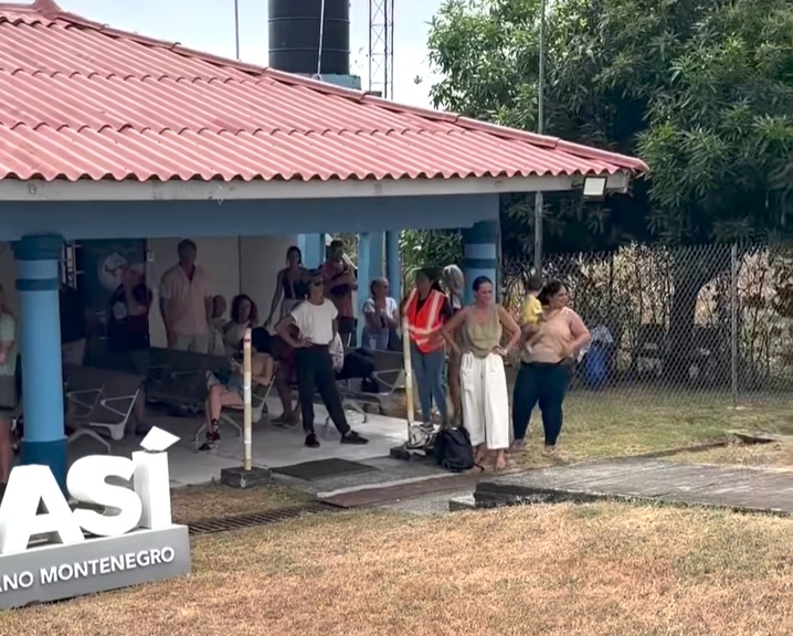 La situación ocurre en plena temporada alta y justo después de las festividades del Carnaval, cuando la afluencia de visitantes incrementa considerablemente.