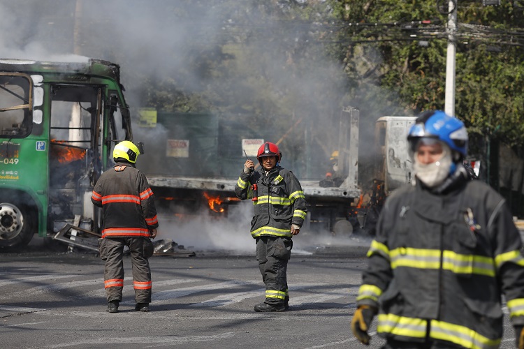 "Por decisión de las líneas aéreas, hoy domingo 22 de febrero de 2026, todas las operaciones internacionales y la mayoría de las nacionales se encuentran canceladas". Foto. EFE
