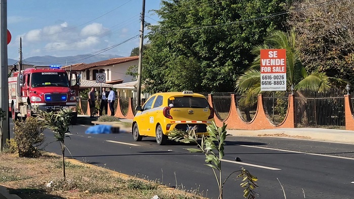 La mujer falleció en la escena del atropello.  /  Foto: Thays Domínguez