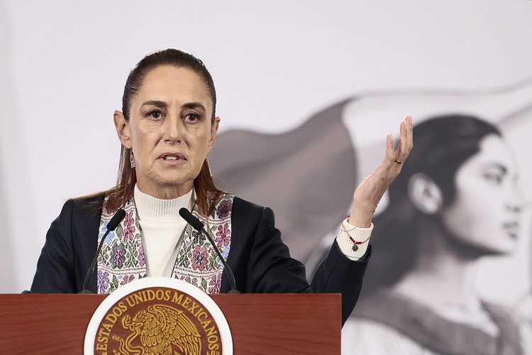 Claudia Sheinbaum dijo que durante la llamada le explicó a Trump detalles de las acciones que se realizaron en México para atrapar al capo. Foto. EFE