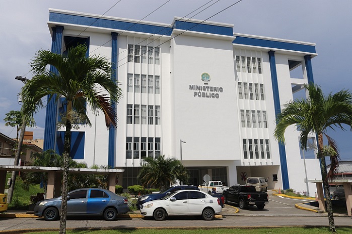 Las dos personas heridas fueron llevadas al cuarto de urgencias del hospital para ser atendidas por los galenos.  /  Foto archivo. Diómedes Sánchez
