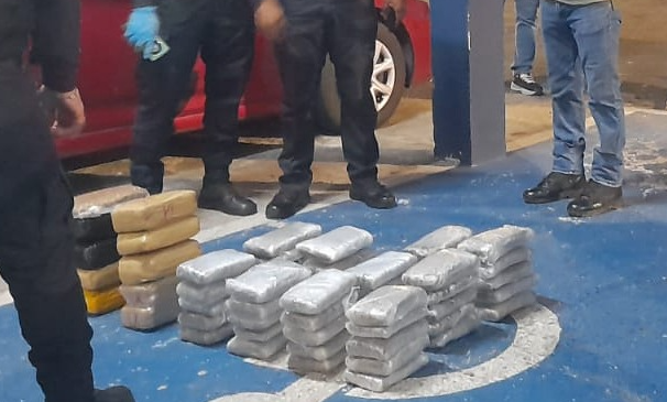 El hombre fue puesto a órdenes de las autoridades competentes para los trámites correspondientes. Foto: Cortesía