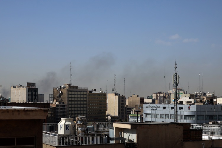 Según el oficial, Israel y Estados Unidos lanzaron una oleada de ataques contra "cientos" de objetivos en territorio iraní, después de trabajar conjuntamente. Foto. EFE