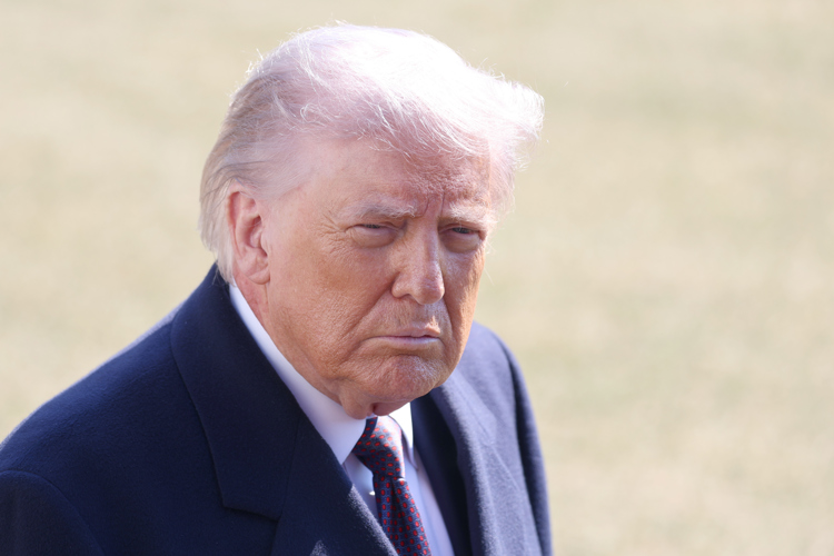 Donald Trump dijo que el alcance y duración de la llamada operación 'Furia Épica' lanzada el sábado contra Irán es incierta. Foto. EFE