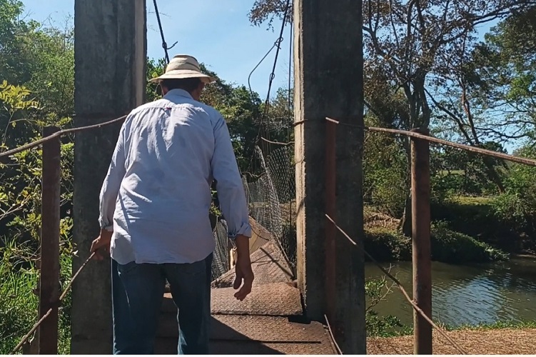 Productores agrícolas de la zona manifestaron su preocupación, ya que la dificultad para movilizarse podría traducirse en pérdidas económicas. Foto. Melquíades Vásquez