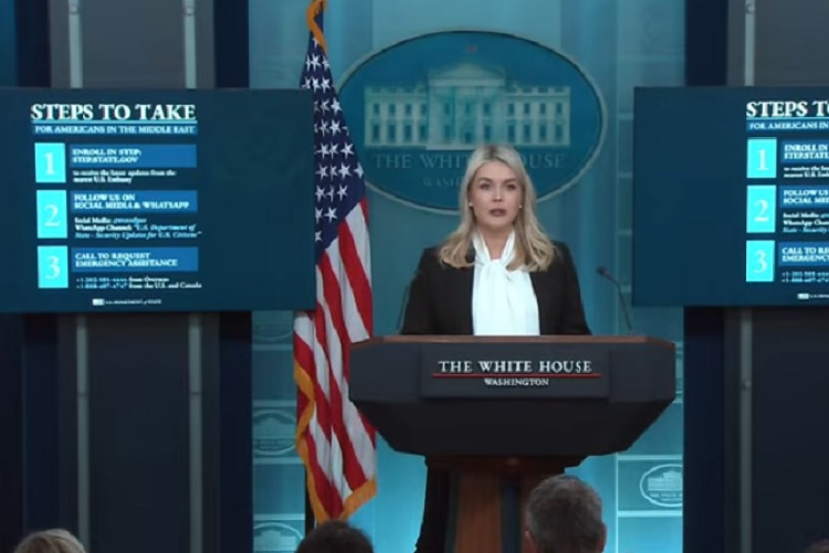 La portavoz de la Casa Blanca, Karoline Leavitt, en su primera rueda de prensa desde el inicio de la ofensiva contra Irán. Foto. Casa Blanca