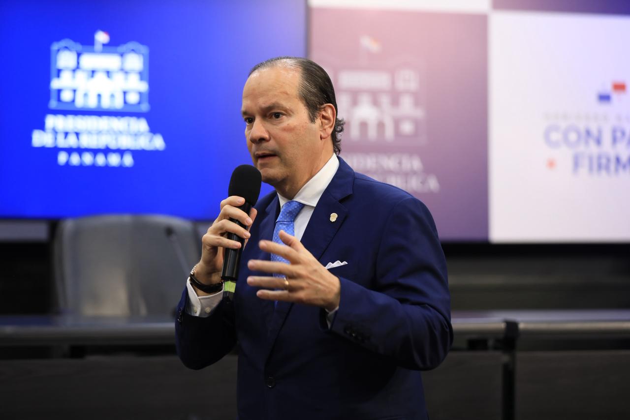 El Canciller Javier Martínez Acha explicó el desarrollo de conversaciones con Cuba. 