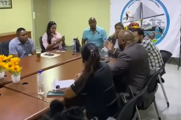 Próximamente se realizará otro encuentro en el que participarán otras comunidades y diferentes ministerios, para tratar el tema delos alquileres. Foto. Diómedes Sánchez