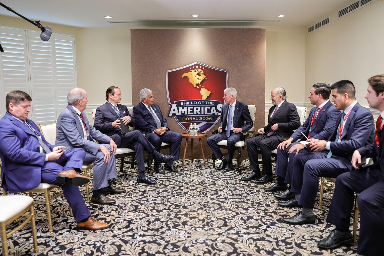 En la reunión, el mandatario sostuvo que Panamá ha redefinido su estrategia marítima para mantener su liderazgo como centro logístico. Foto: Cortesía