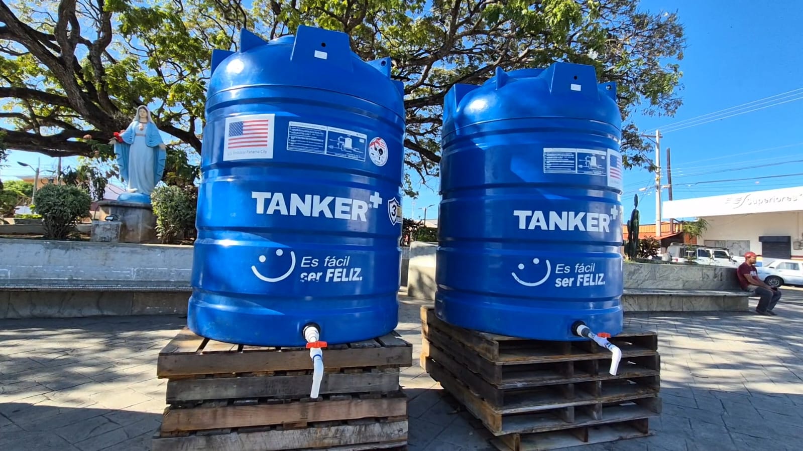 Los residentes esperan que el problema del agua acabe pronto. 