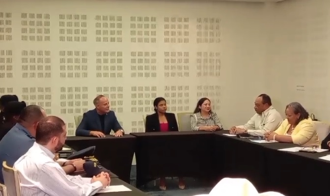En la reunión participaron autoridades de seguridad y empresarios.