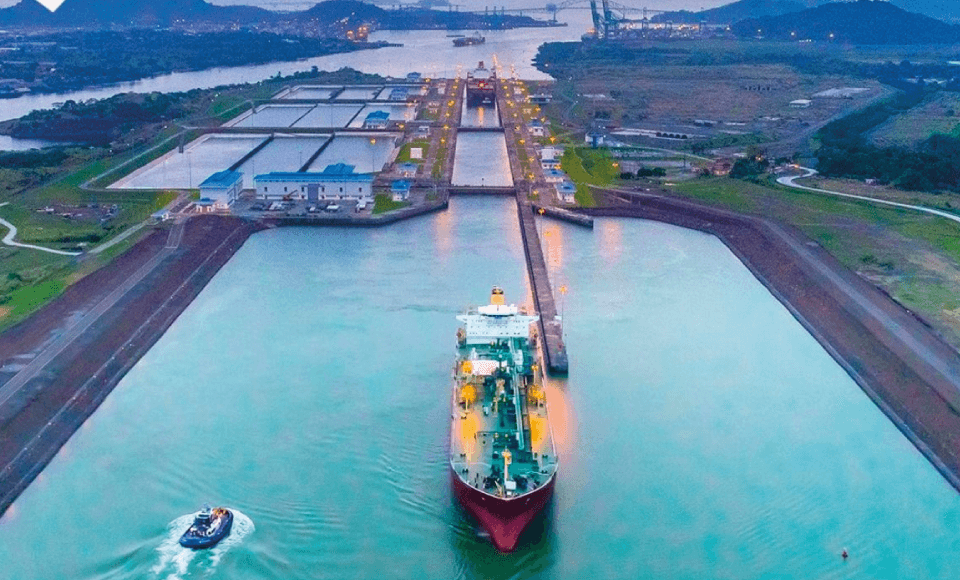 El administrador del Canal de Panamá, Ricaurte Vásquez, pronosticó este martes un aumento del tránsito de barcos.