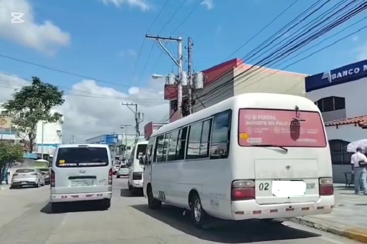  La sociedad civil de Penonomé considera urgente encontrar una solución que permita retomar el orden y garantizar un servicio de transporte adecuado para la población. Foto. Eric Montenegro