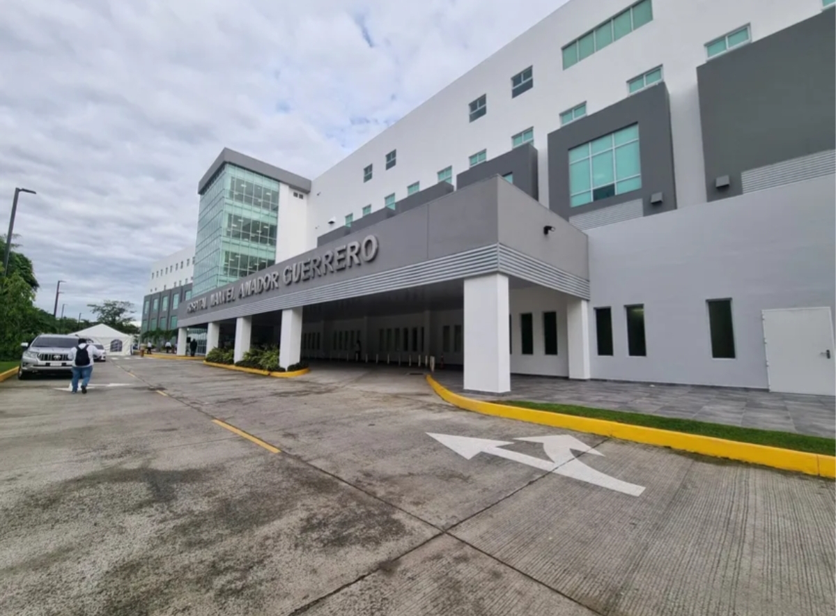 Los galenos confirmaron tres heridas: una en la cara, otra en el tórax y una más en la espalda.