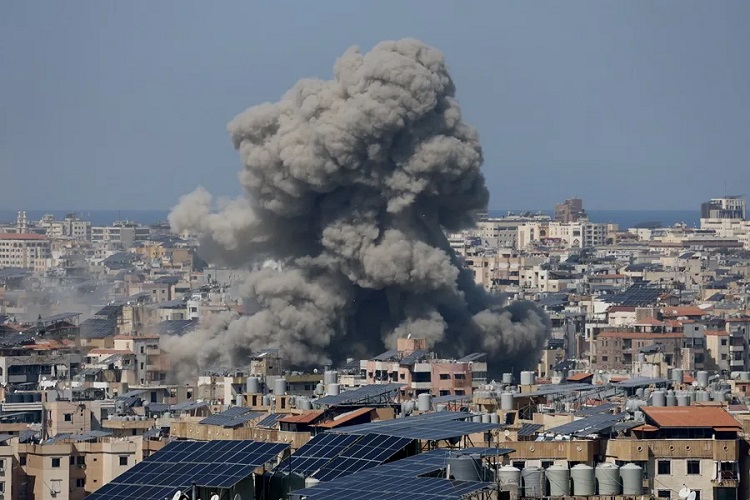 Se estima que doce personas perdieron la vida y otras 28 resultaron heridas. 