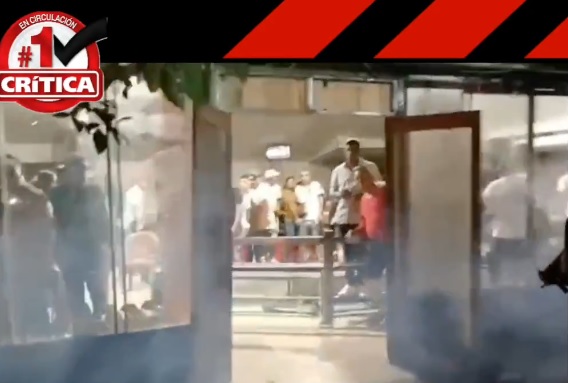 El lugar funcionaba como una gallera clandestina, pero en el operativo se encontró más que gallos. 