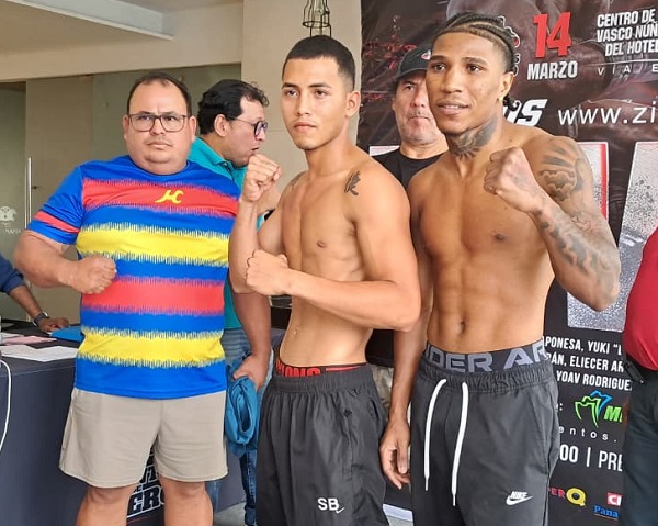 El dominicano Luis Reynaldo Núñez (der) y el colombiano Jhan Estiven Camacho. Foto: Joel González