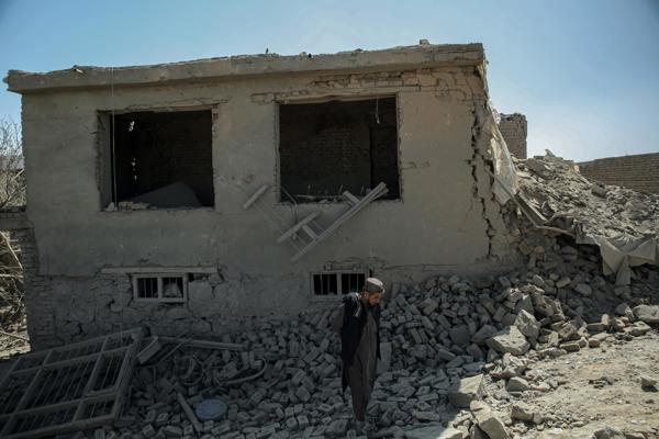 Según el Gobierno de facto afgano, aeronaves no tripuladas impactaron el cuartel de mando y otras instalaciones dentro de un complejo militar en Islamabad. Foto: EFE