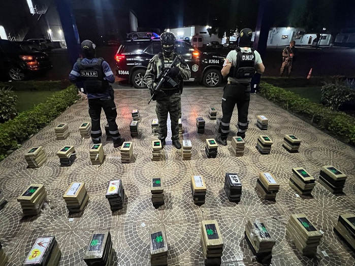 La narcocarga quedó a disposición de la Fiscalía de Drogas.  /  Foto: PN