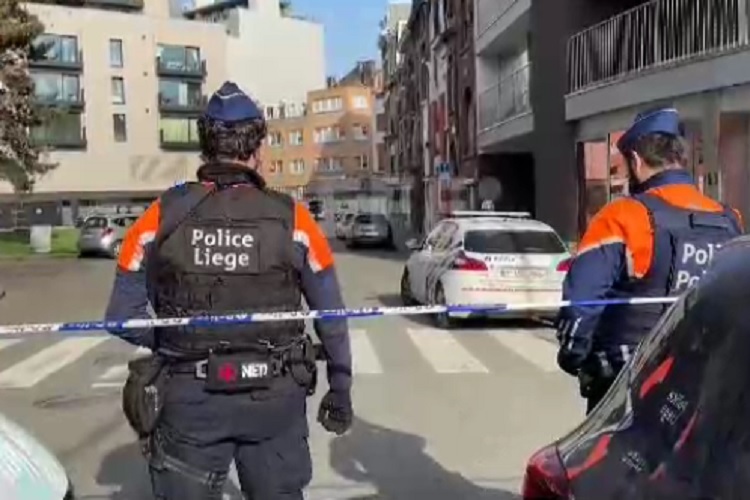 El primer ministro belga, Bart de Wever, calificó el ataque como "antisemita" y la Fiscalía federal belga investiga como posible acto de terrorismo.