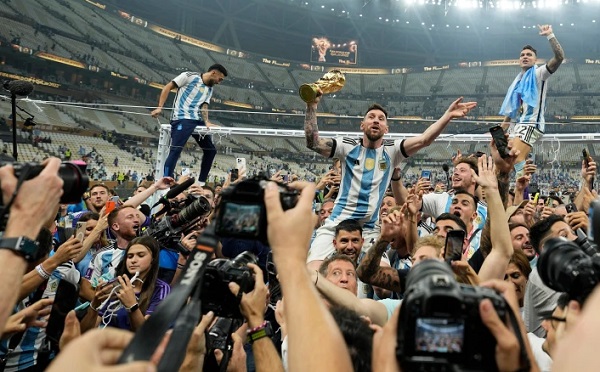 Argentina, último campeón de la Copa América, se iba a enfrentar a España, campeón de Europa. 