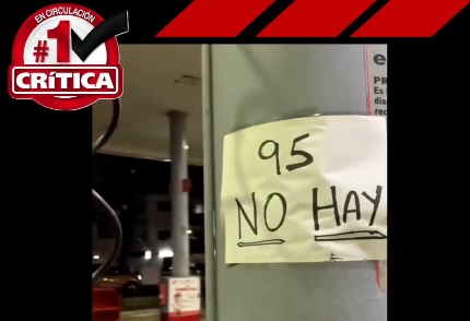 Estaciones de gasolina se quisieron pasar de juega vivos y no querían vender el combustible anoche. 