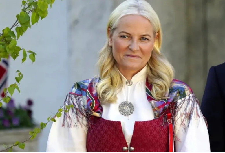 Princesa de Noruega dice que fue engañada y manipulada por Epstein 