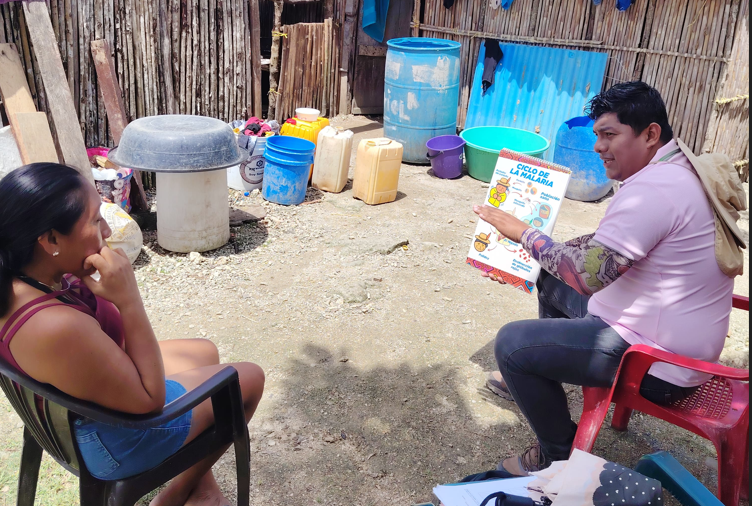  El personal de saneamiento ambiental realizó visitas domiciliarias a familias gunas. Foto: Cortesía 