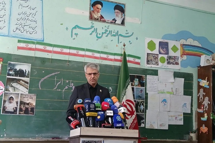 Las declaraciones del portavoz se producen después de que el presidente de Estados Unidos, Donald Trump, anunciase este lunes que ha iniciado negociaciones con Irán para poner fin al conflicto y ha ordenado posponer durante cinco días los ataques contra la infraestructura energética iraní para dar espacio a las negociaciones. 