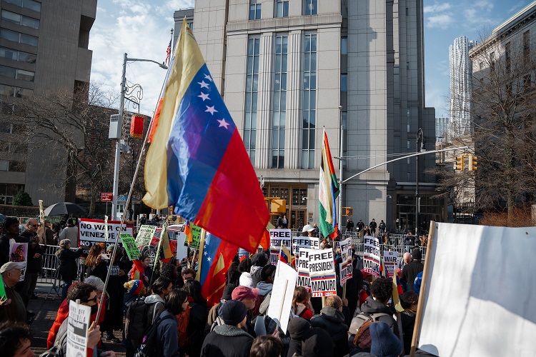 La segunda audiencia en el caso contra el presidente de Venezuela Nicolás Maduro y su esposa, Cilia Flores, ambos capturados en Caracas y acusados por la Justicia estadounidense de cargos relacionados con narcotráfico se realizó este jueves. Foto. EFE