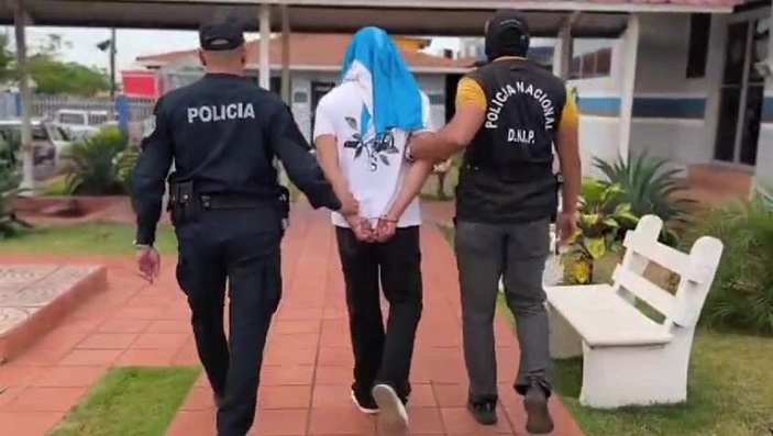 El propietario de la vivienda donde se desarrollaba la actividad ilícita fue retenido.  /  Foto: Eric Montenegro