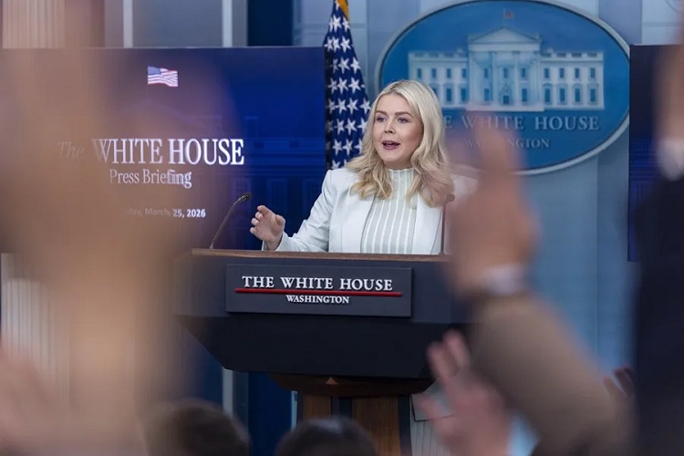 El Comando Central de Estados Unidos (Centcom) informó el sábado del despliegue del buque de ataque anfibio USS Tripoli, con 3.500 efectivos adicionales, "además de aeronaves de transporte y combate, así como unidades anfibias de ataque y tácticas". Foto. EFE