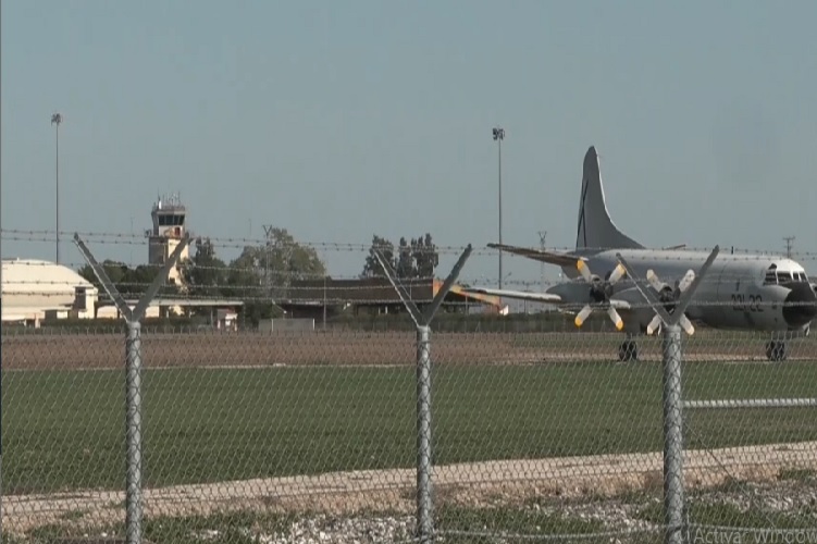 España tampoco permite el uso de sus bases aéreas de Rota y Morón por parte de aviones norteamericanos ni autoriza a las aeronaves destacadas en terceros países europeos a usar el espacio aéreo español. Foto. EFE