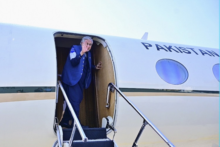 El canciller dePakistán, Ishaq Dar, informó que Islamabad y Pekín exigen asimismo "permitir la entrada de ayuda humanitaria a todas las zonas afectadas por la guerra". Foto. EFE