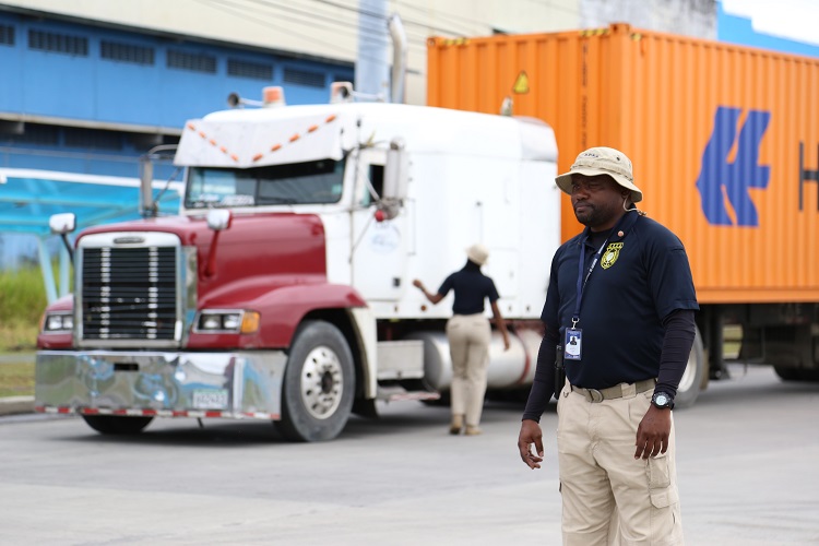 Estas sesiones, supervisadas conjuntamente por los equipos informáticos de la Autoridad Nacional de Aduanas y la Zona Libre de Colón, contaron con la participación de aproximadamente 1,750 usuarios. Foto. Diómedes Sánchez
