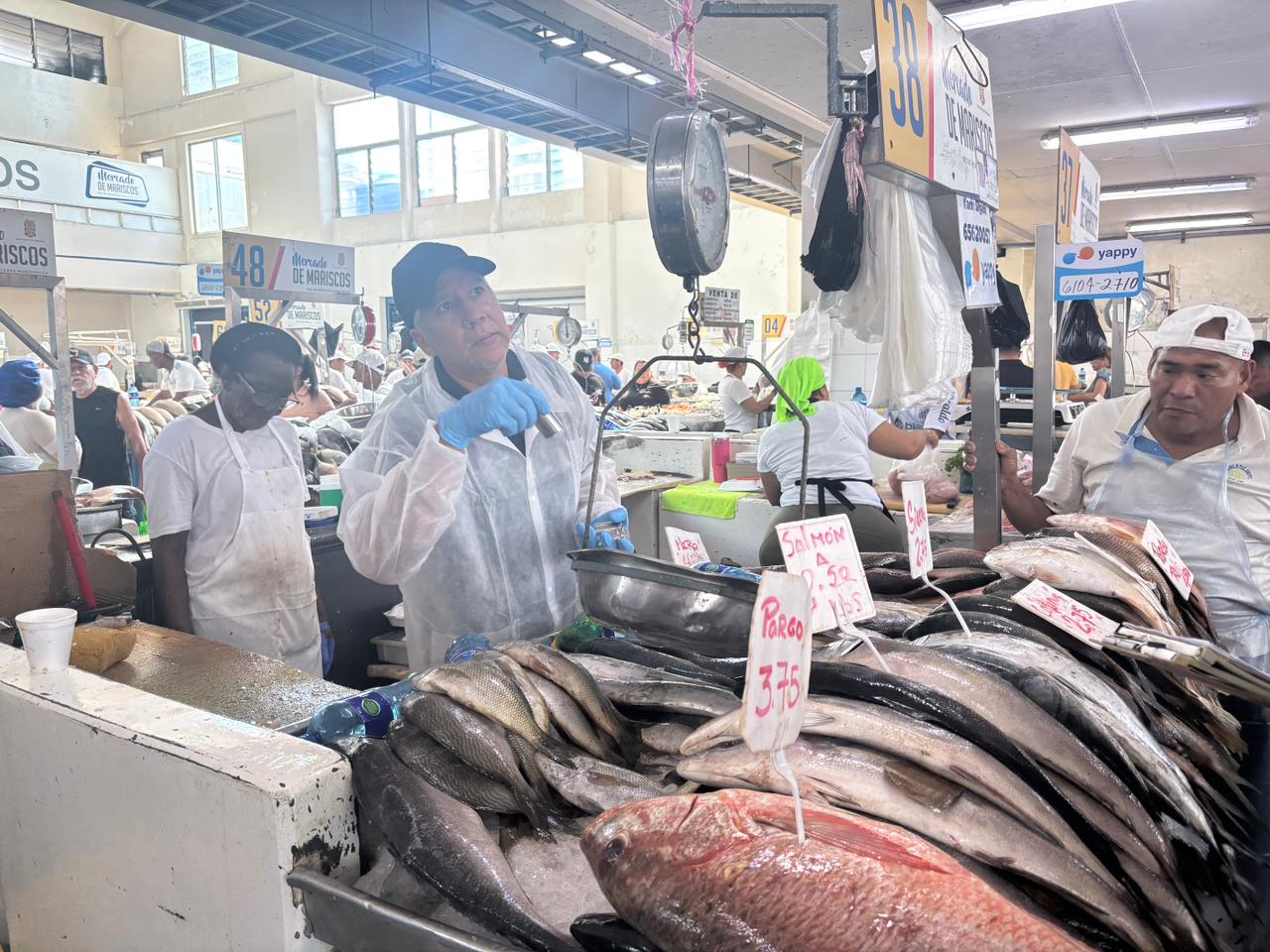 Estas acciones se desarrollan como parte de los operativos por la Semana Santa, una temporada en la que aumenta el consumo de productos del mar