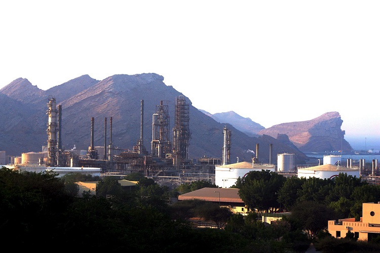 El petróleo Brent llegó a rozar los 120 dólares por barril y en todo marzo acumuló una subida del 63%, su mayor incremento mensual desde al menos 1988, cuando se convirtió en referente del mercado europeo. Foto. EFE