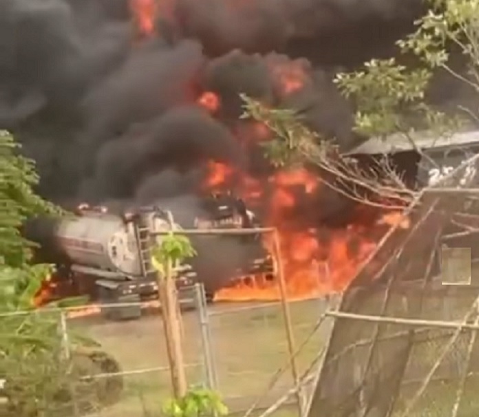 #SucesosCri Unidades del @BCBRP  atienden la emergencia que, por el momento, registra dos personas heridas pero estables, y otra desaparecida.