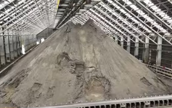 Luz verde en camino para sacar material almacenado de la mina 
El ministro de Comercio, Julio Moltó indicó que en las próximas horas se estará emitieron una resolución.