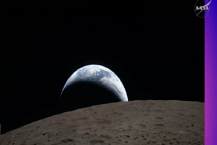 Los astronautas tomaron ambas fotografías durante el sobrevuelo que realizaron el lunes alrededor de la Luna, y con la ayuda de 32 cámaras que estaban repartidas entre el interior y el exterior de la nave. Foto. EFE/Nasa