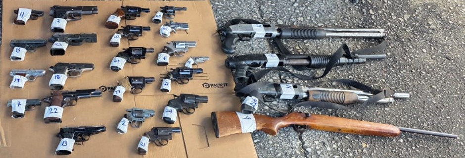 Lleve su arma y llévese comida este lunes en la 5 de Mayo Una vez entregadas, las armas son inhabilitadas de inmediato, cortando sus piezas para luego ser destruidas.