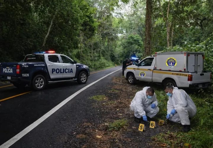 #SucesosCri De acuerdo con la información policial, el sujeto presentaba 15 impactos de arma de fuego.